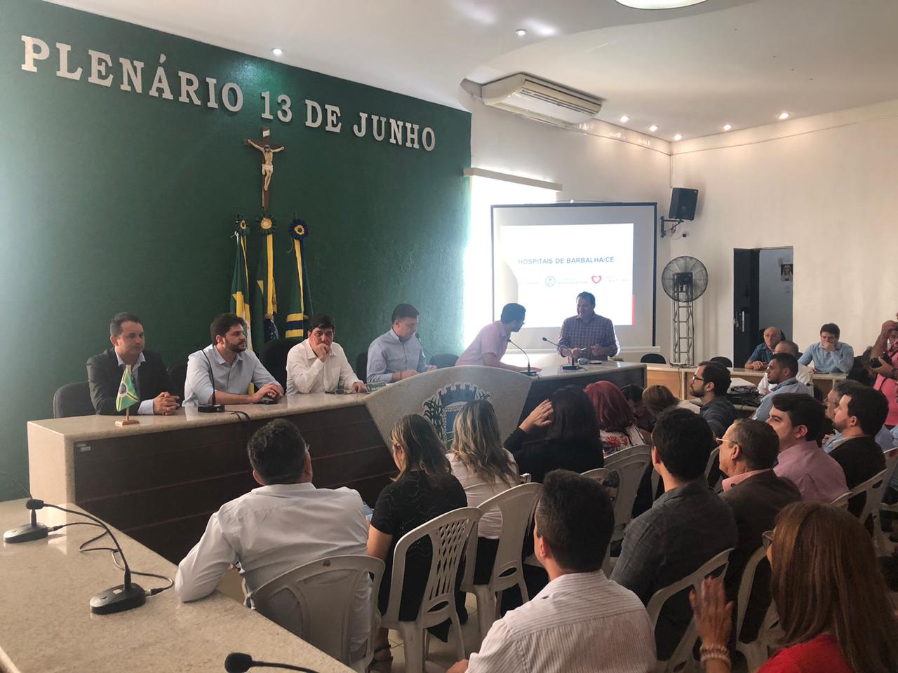 Audiência resulta em promessas e hospitais continuam sem perspectivas