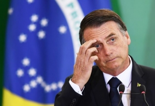 Bolsonaro cogita possibilidade de derramamento de óleo ter sido criminoso