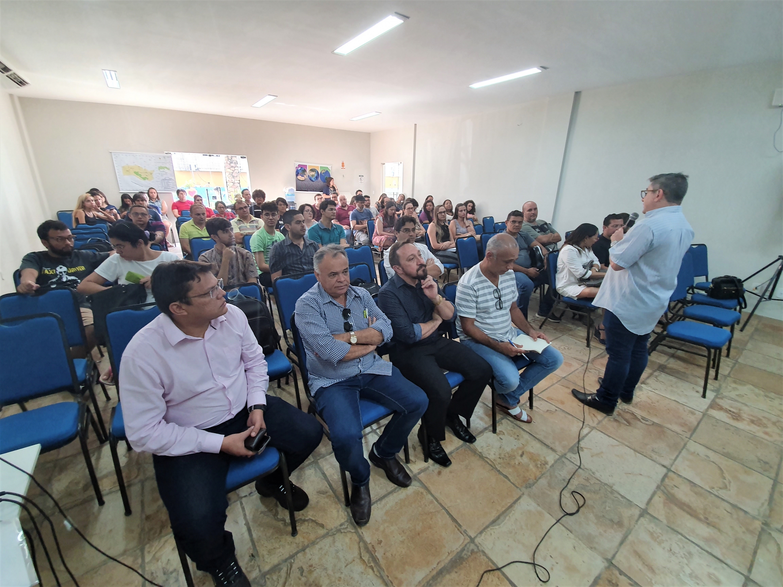 Cariri sofre impacto de R$4,2 milhões com cortes de bolsas CAPES e CNPq