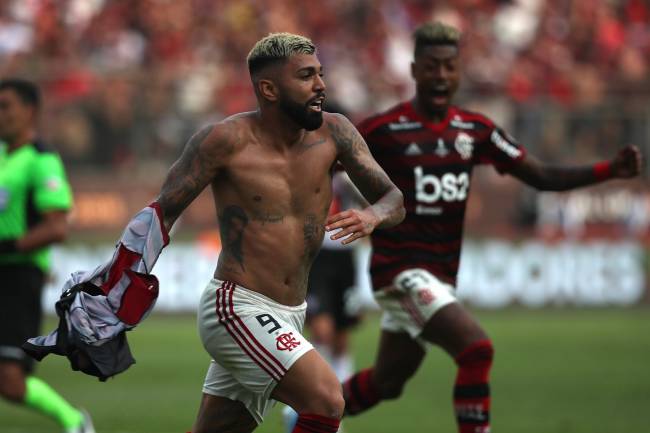 Gabigol marca dois nos minutos finais e Flamengo é campeão da Libertadores