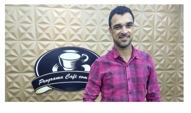 MPCE suspende genro do prefeito Arnon Bezerra do cargo de secretário de cultura
