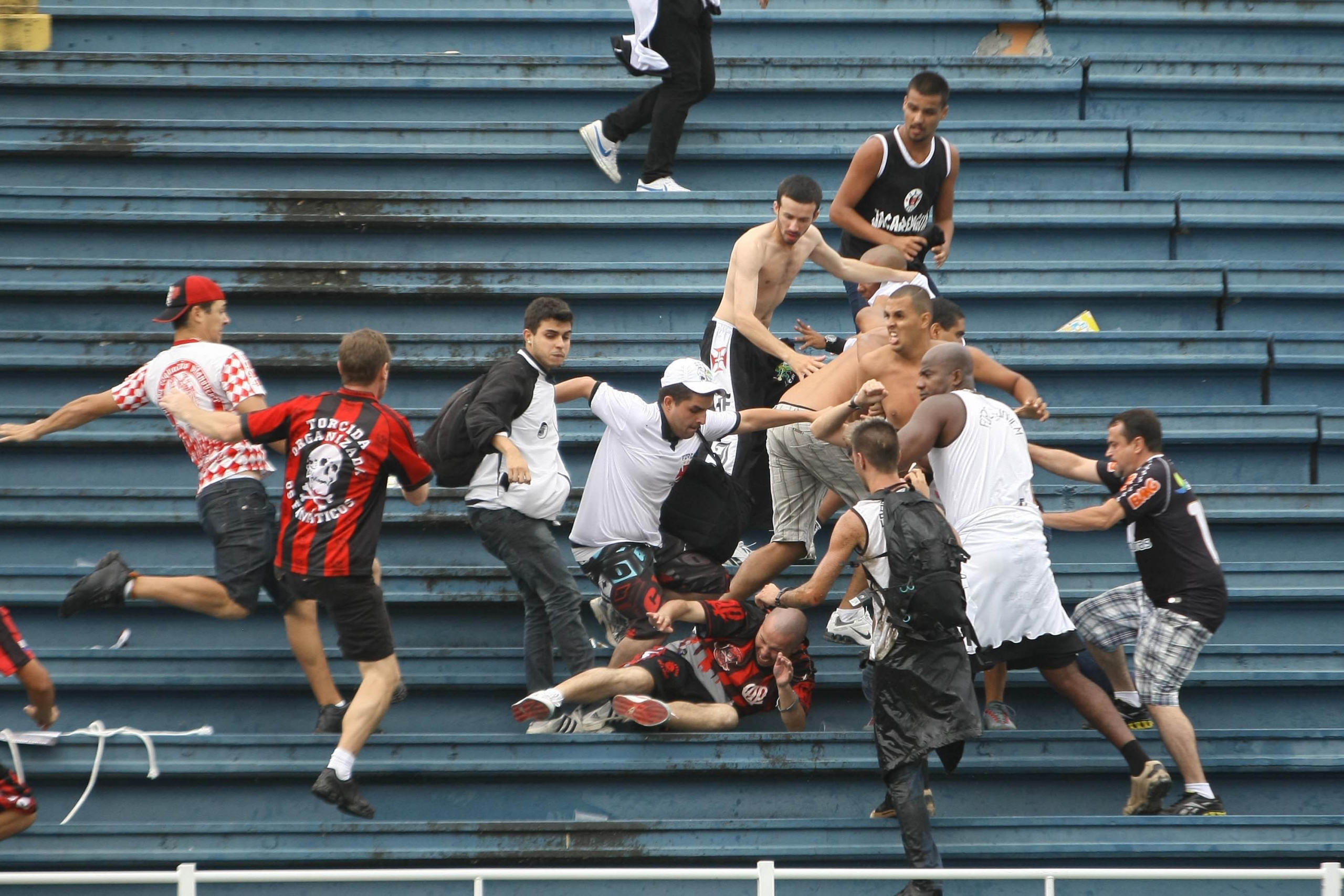 Sancionada a lei que amplia punição para torcidas organizadas