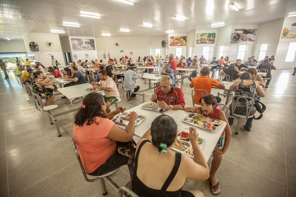 Serviços de 4 cozinhas comunitárias e Restaurante Popular estão suspensos