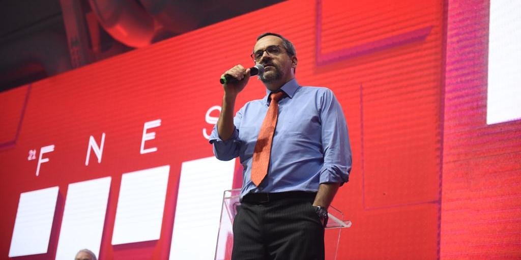 'Vocês têm de se virar', disse o ministro da Educação a faculdades particulares sobre o Fies